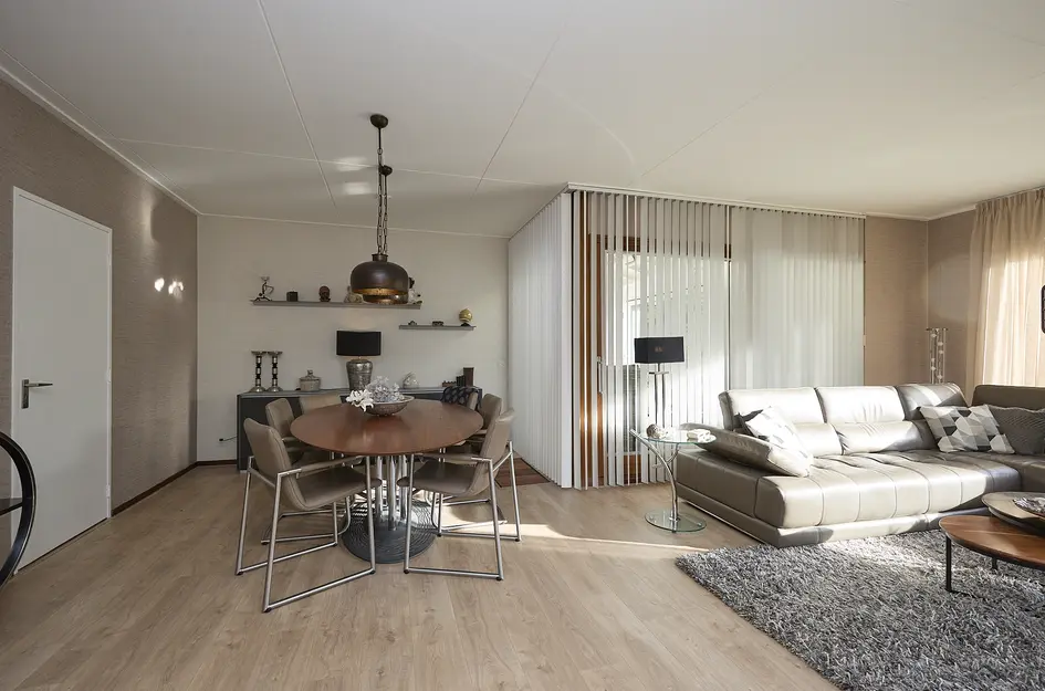 van Middelhovenstraat 42