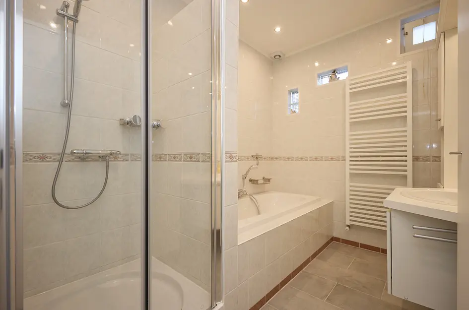 van Middelhovenstraat 42