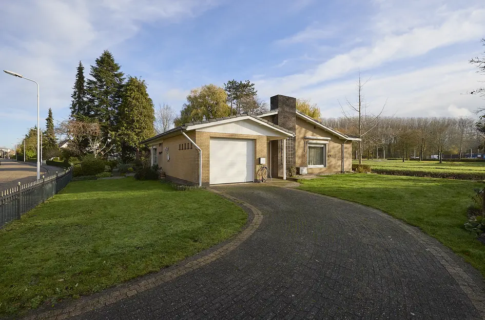 van Middelhovenstraat 42