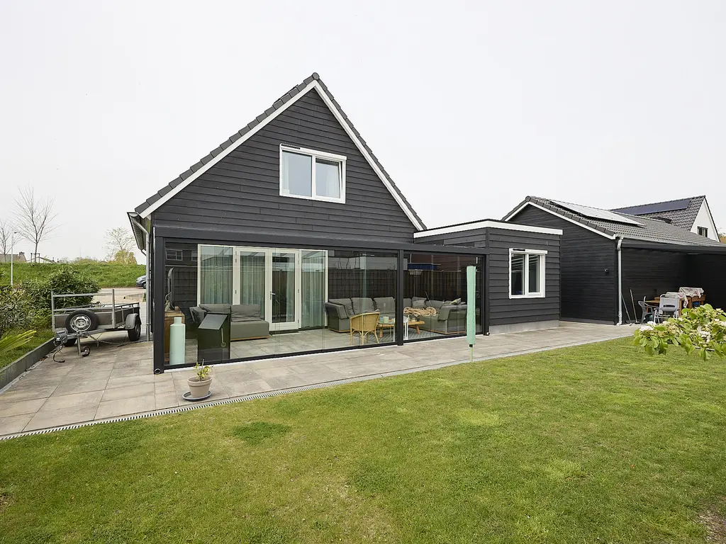 Braakmanweg 14a, PHILIPPINE