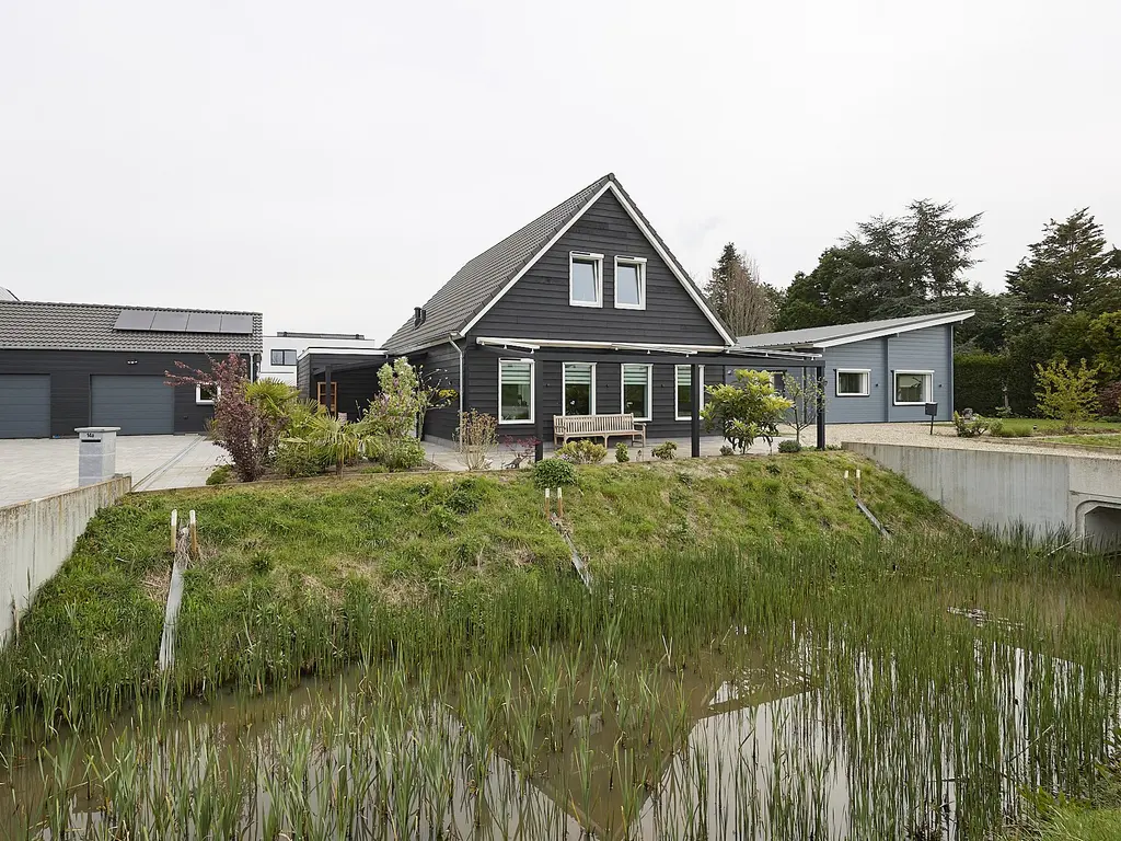 Braakmanweg 14a, PHILIPPINE