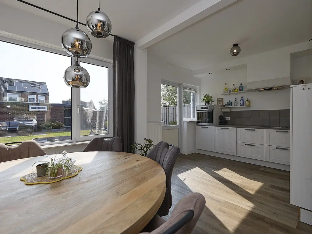 Korenbloemstraat 2, Hoek