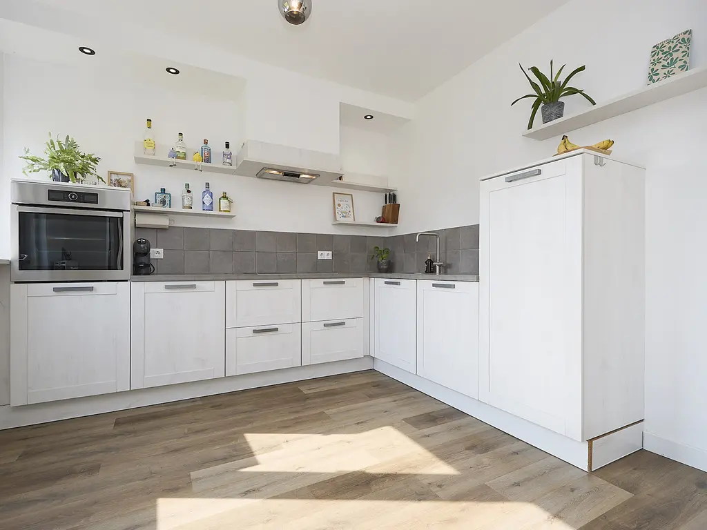 Korenbloemstraat 2, Hoek