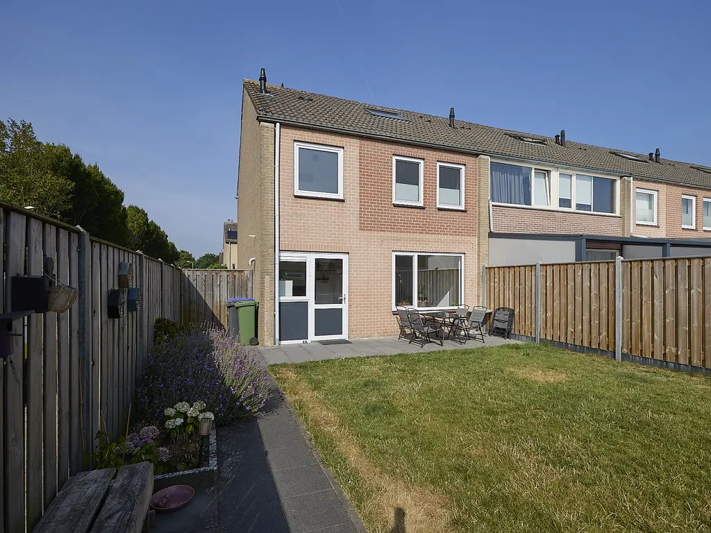 Korenbloemstraat 2, Hoek
