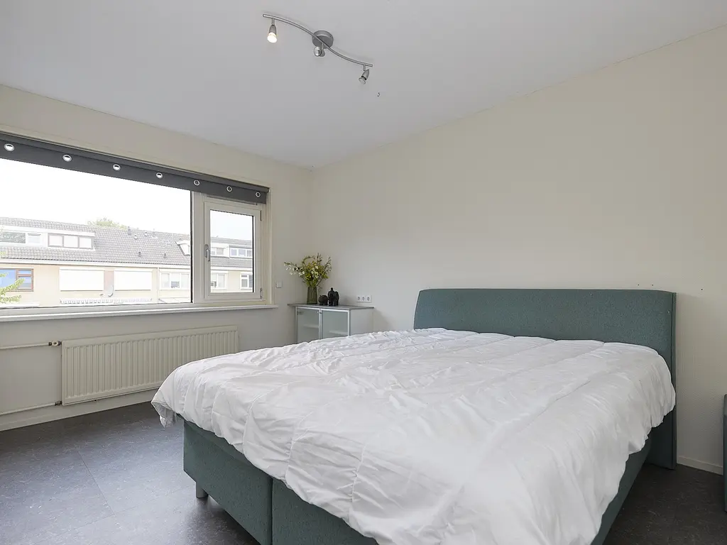 Madame Curiestraat 16, TERNEUZEN