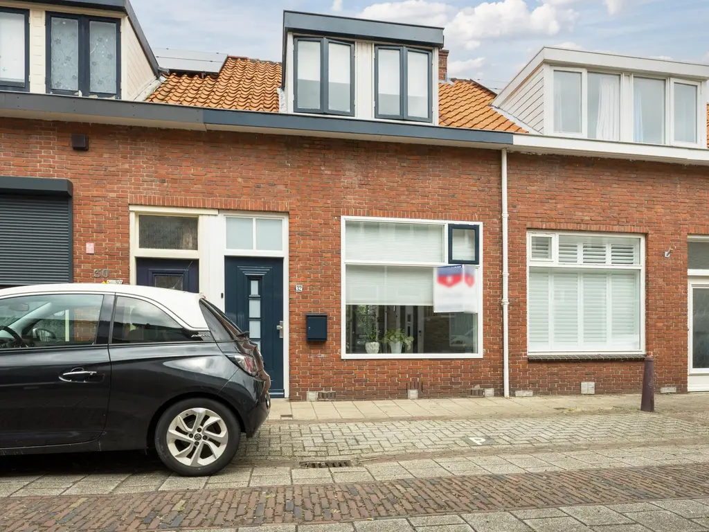 Mr. de Fremerystraat 32, 'S-GRAVENZANDE