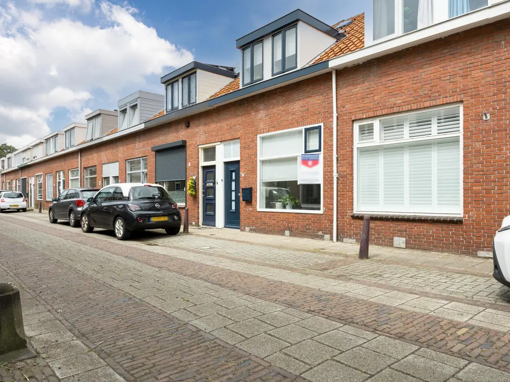 Mr. de Fremerystraat 32, 'S-GRAVENZANDE