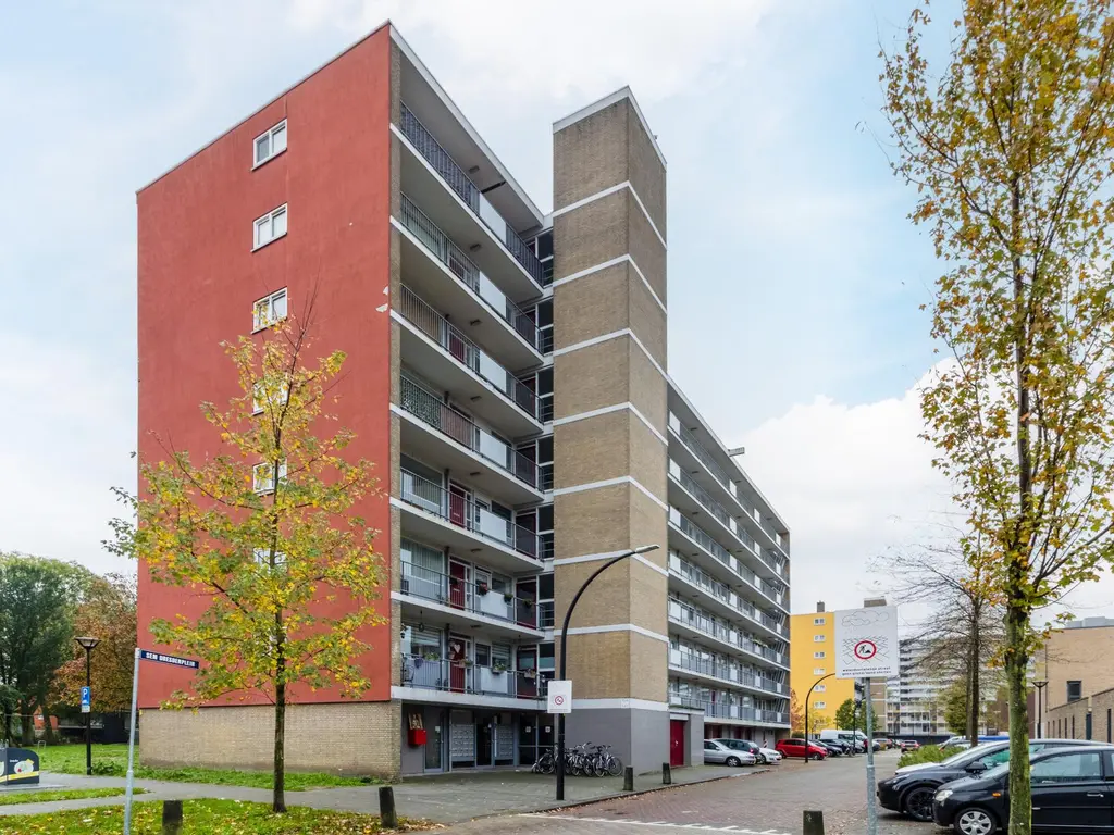 Sem Dresdenplein 143, SCHIEDAM