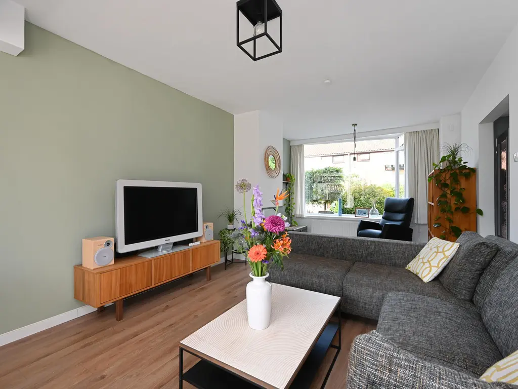 Henriette Roland Holststraat 19, MAASSLUIS