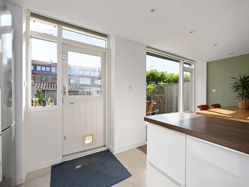 Henriette Roland Holststraat 19, MAASSLUIS