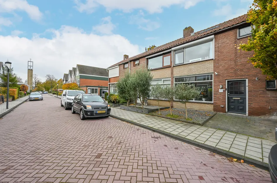 Henriëtte Roland Holststraat 16