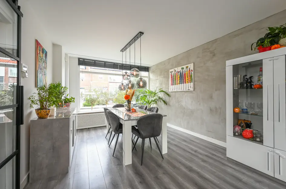 Henriëtte Roland Holststraat 16