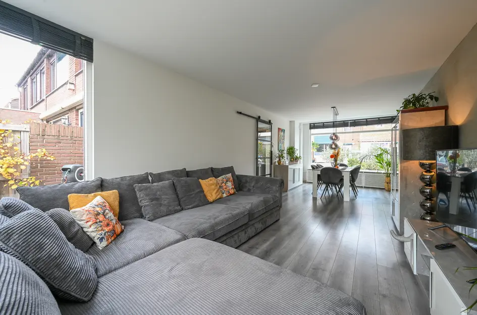 Henriëtte Roland Holststraat 16