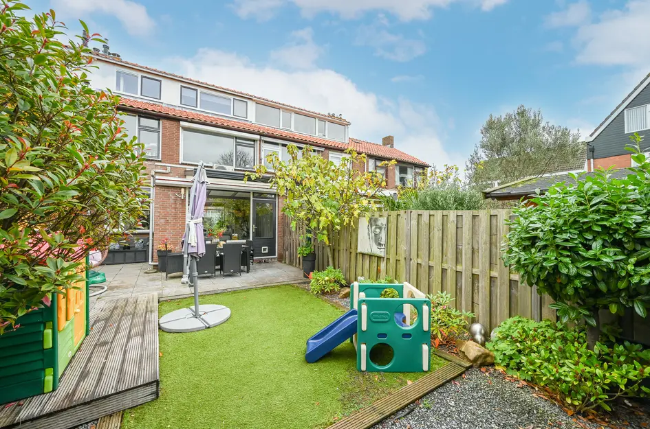 Henriëtte Roland Holststraat 16