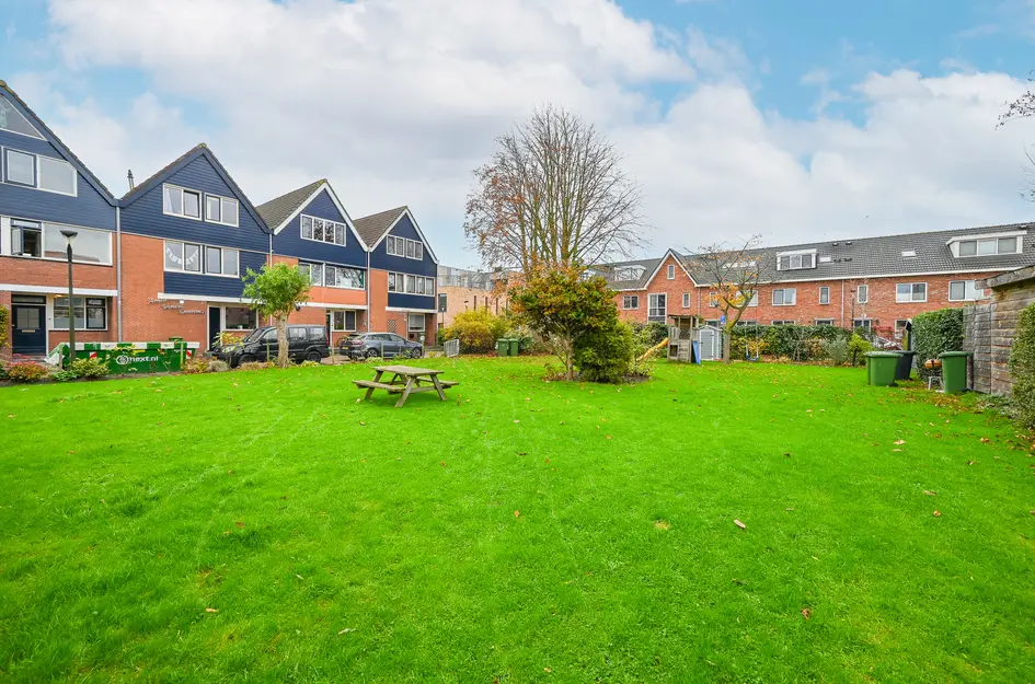 Henriëtte Roland Holststraat 16