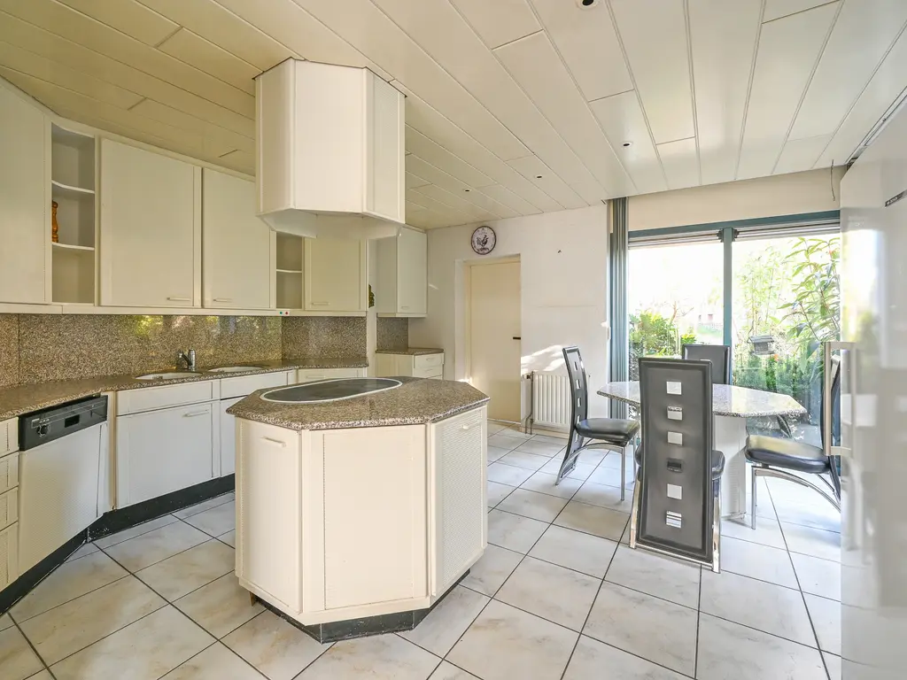 Burg Groot Enzerinksngl 69, MAASLAND