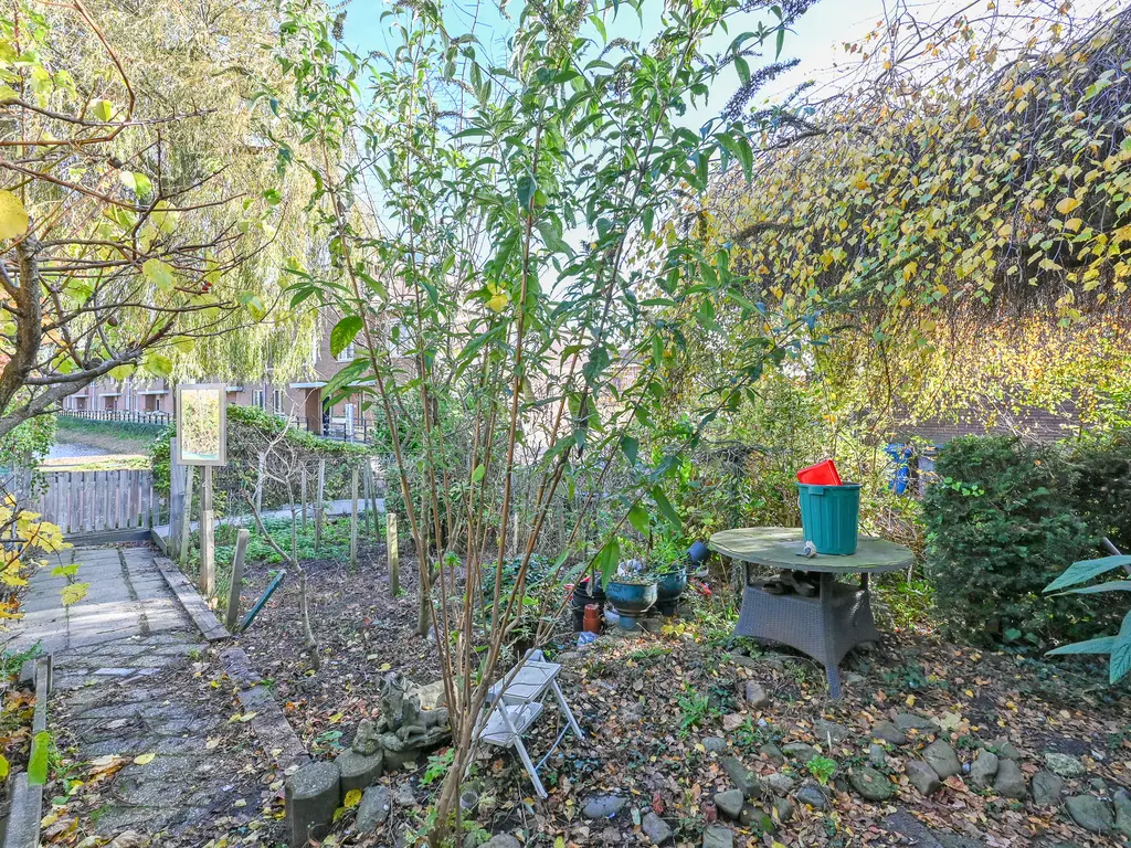 Burg Groot Enzerinksngl 69, MAASLAND