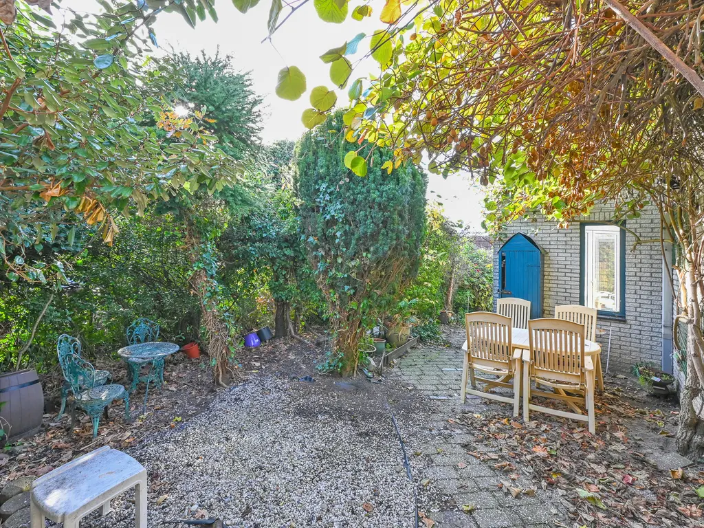 Burg Groot Enzerinksngl 69, MAASLAND