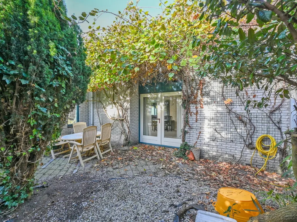 Burg Groot Enzerinksngl 69, MAASLAND