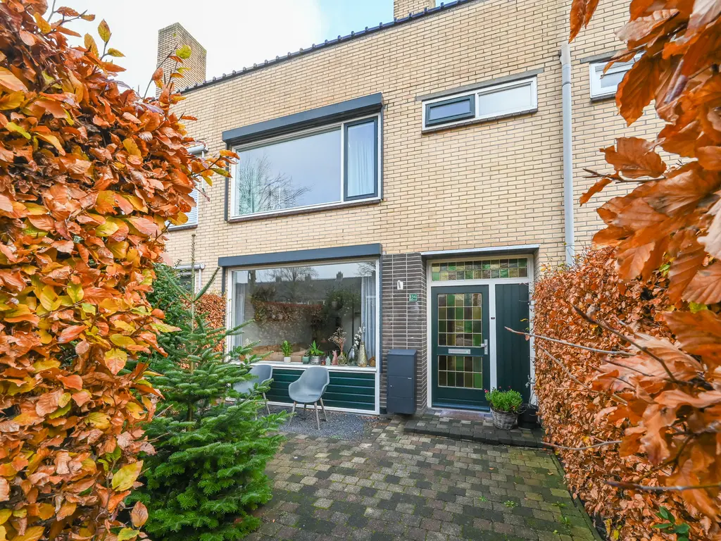 Lijsterlaan 136, MAASSLUIS