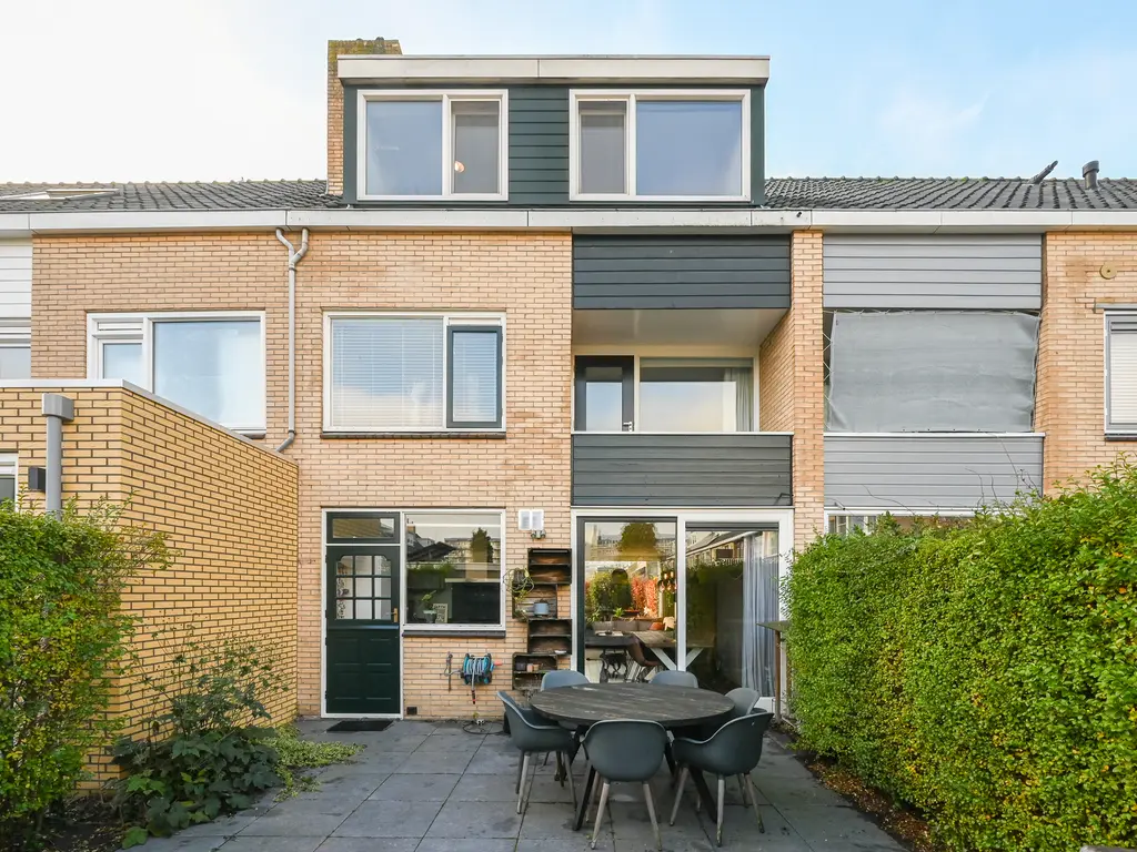 Lijsterlaan 136, MAASSLUIS