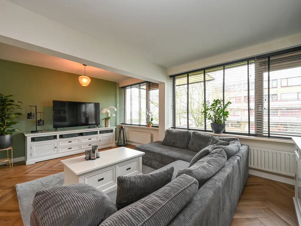 Schollevaarstraat 52, MAASSLUIS