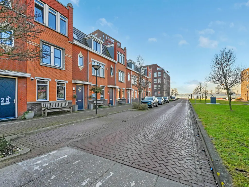 Vuurbaak 25, MAASSLUIS