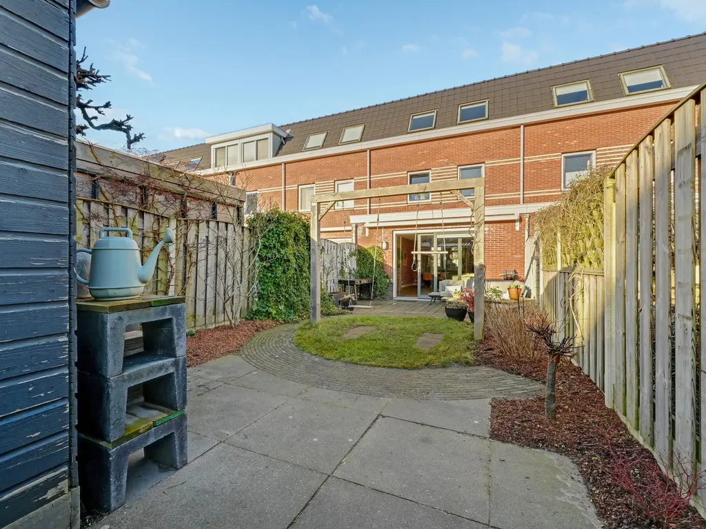 Vuurbaak 25, MAASSLUIS