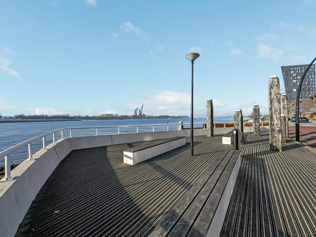 Vuurbaak 25, MAASSLUIS