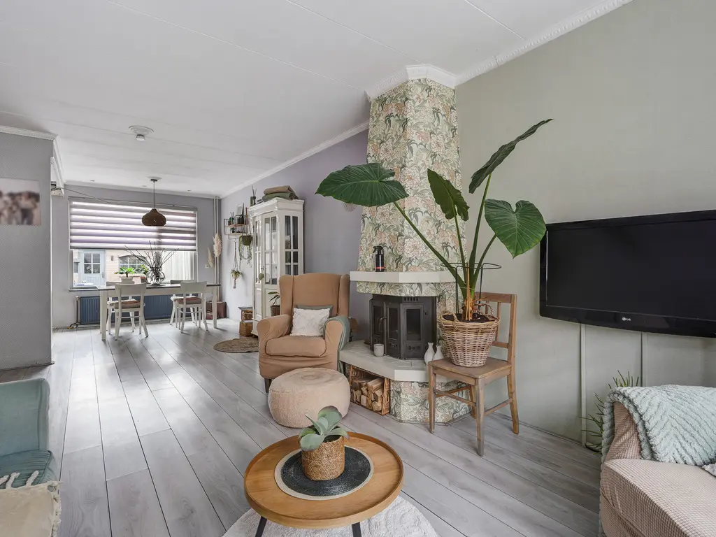 van de Kasteelestraat 84, 'S-GRAVENZANDE