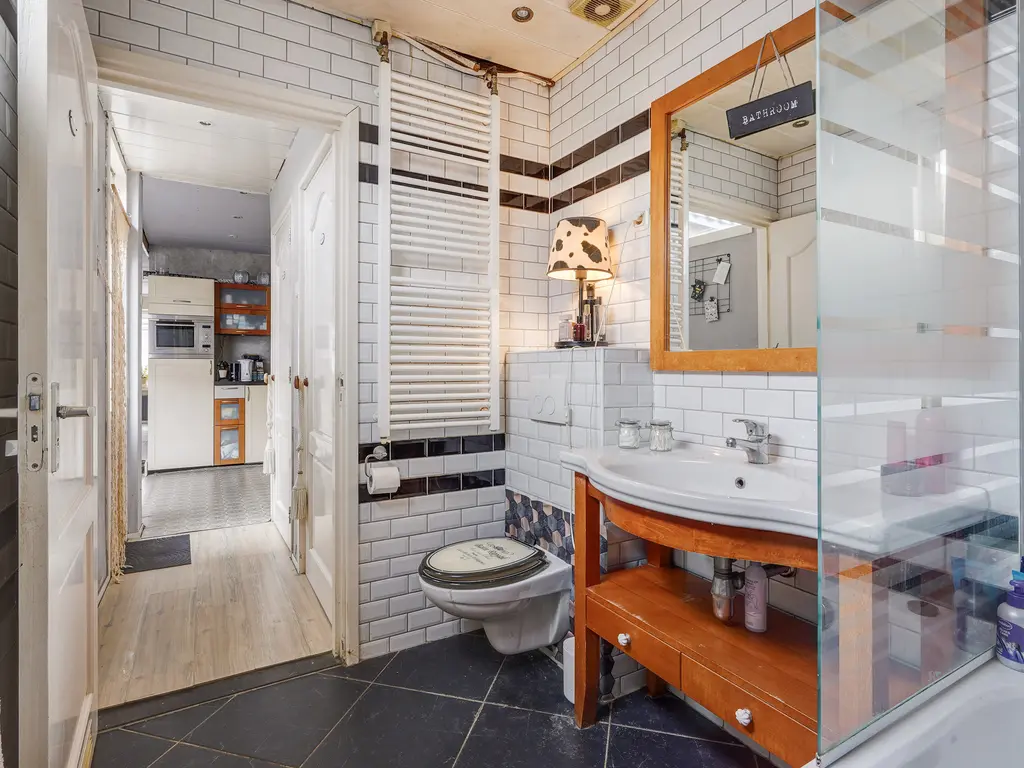 van de Kasteelestraat 84, 'S-GRAVENZANDE