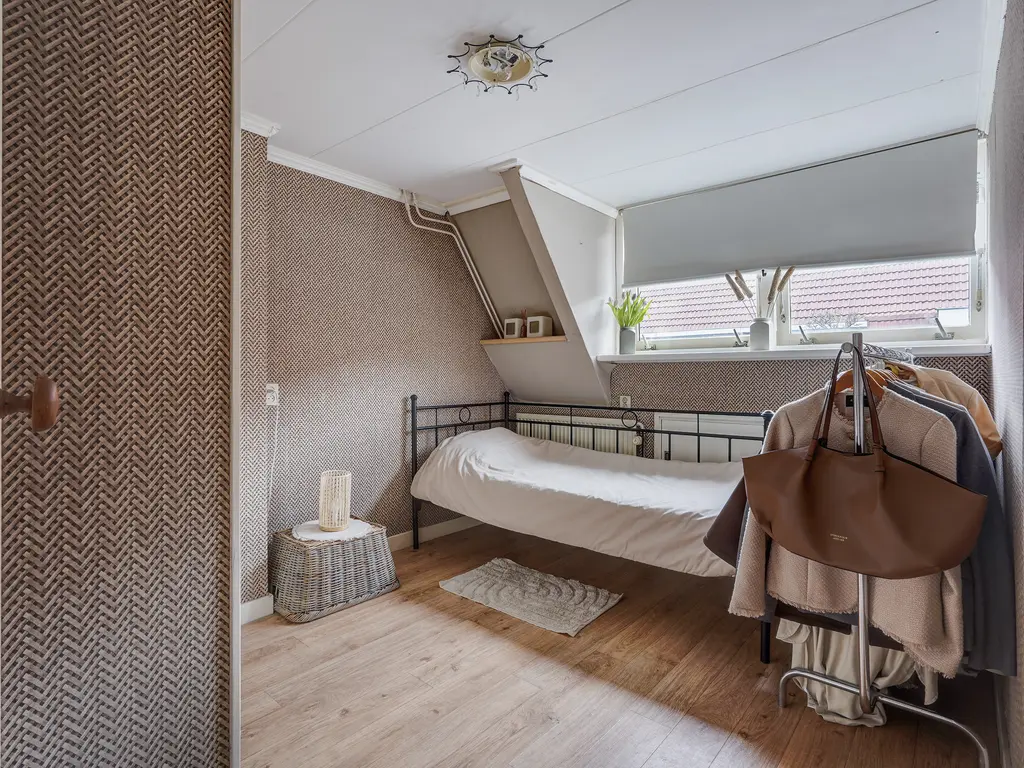 van de Kasteelestraat 84, 'S-GRAVENZANDE