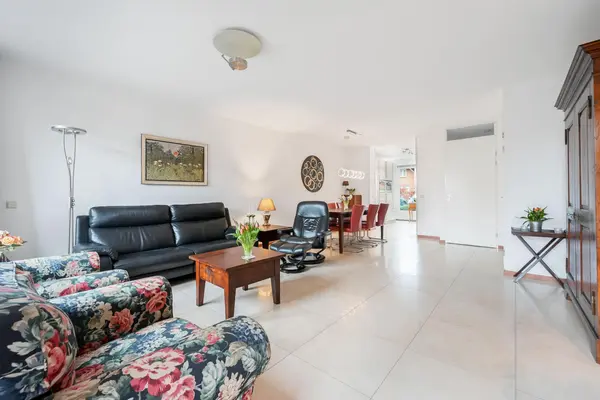 Job van der Zeelaan 43