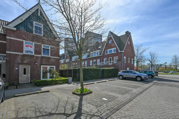 Job van der Zeelaan 43