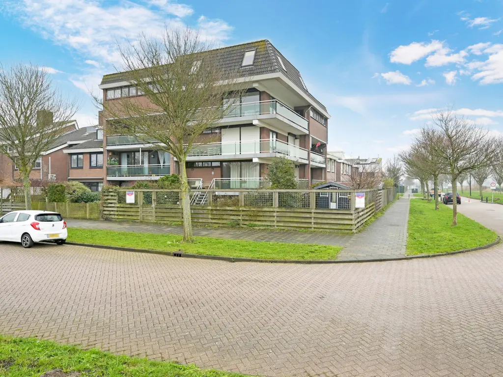 Hoeker 13, MAASSLUIS