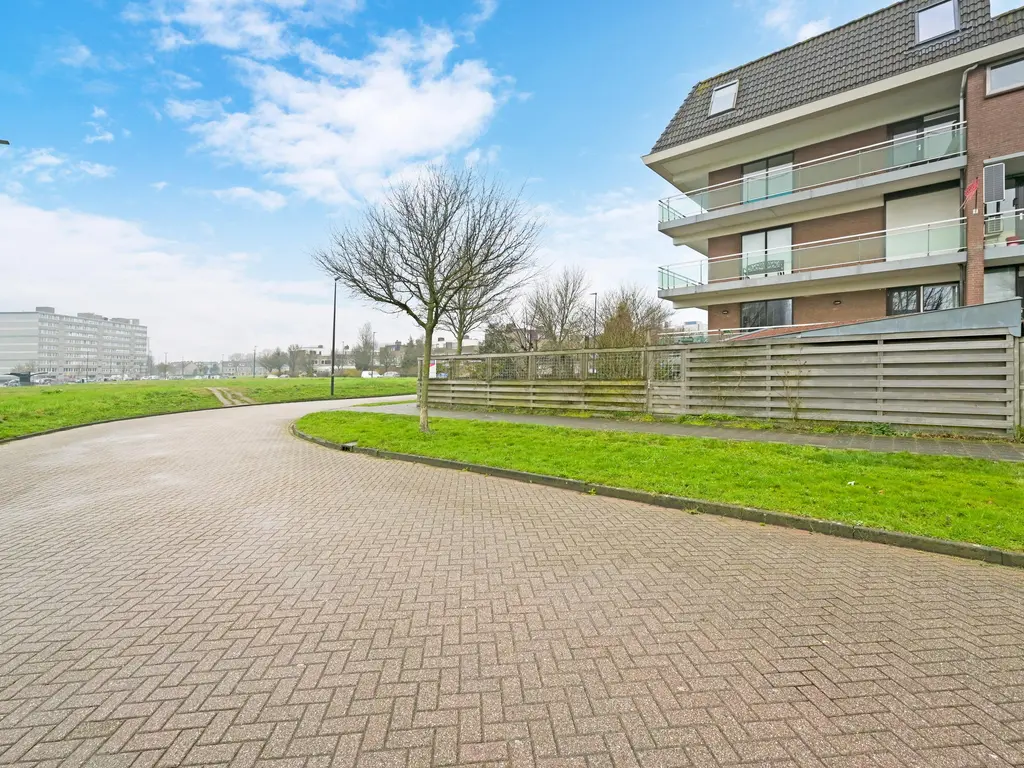 Hoeker 13, MAASSLUIS