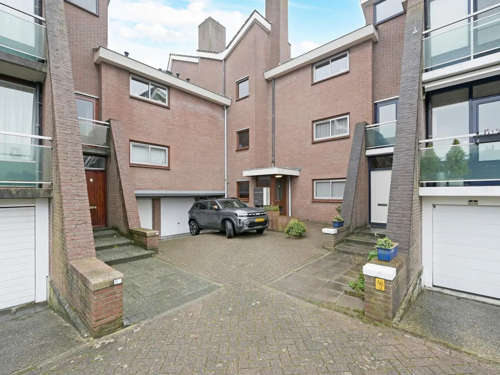 Hoeker 13, MAASSLUIS