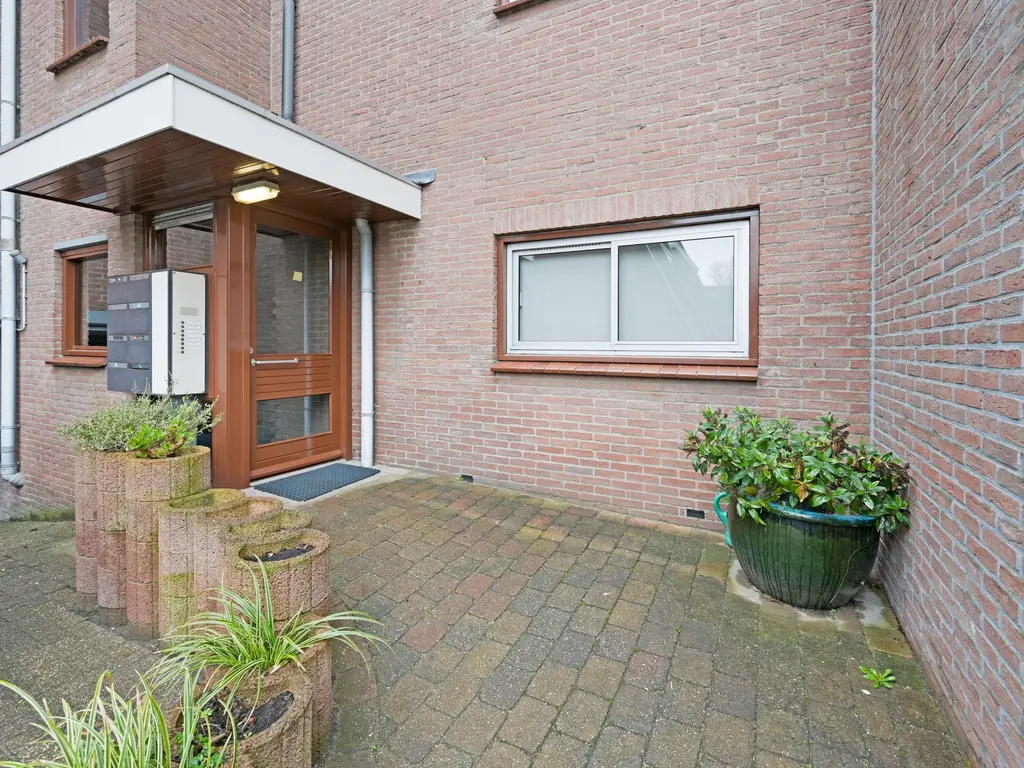 Hoeker 13, MAASSLUIS