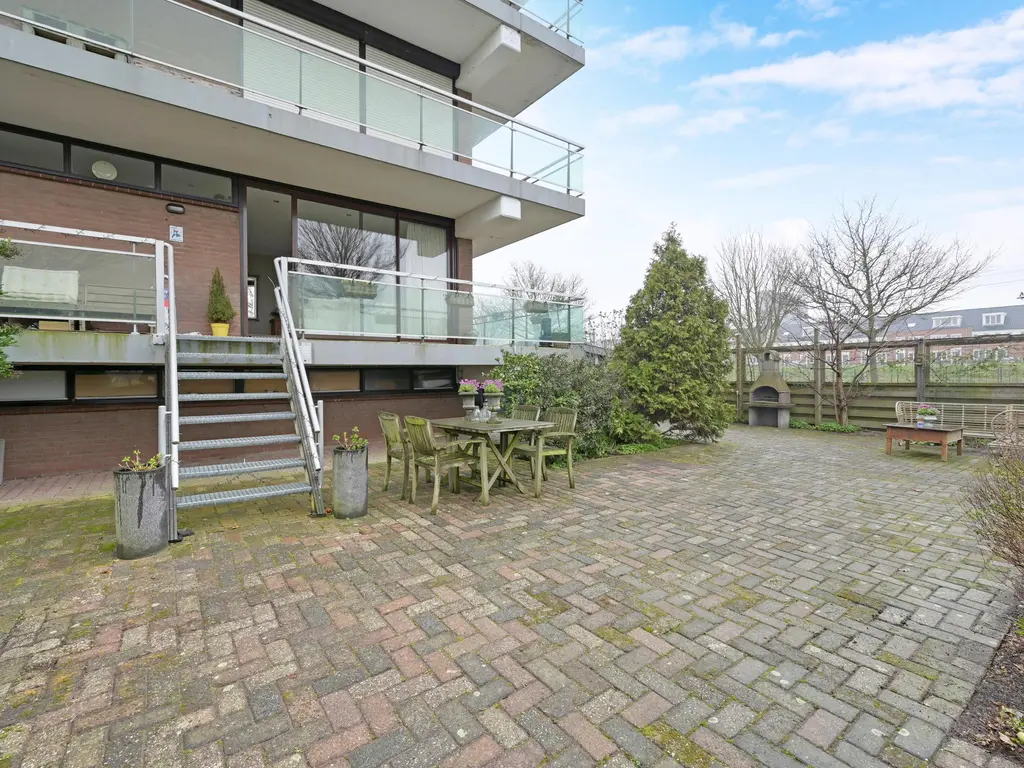 Hoeker 13, MAASSLUIS