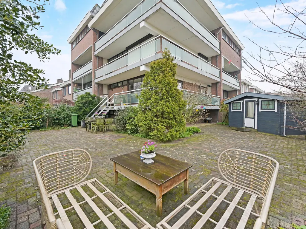 Hoeker 13, MAASSLUIS