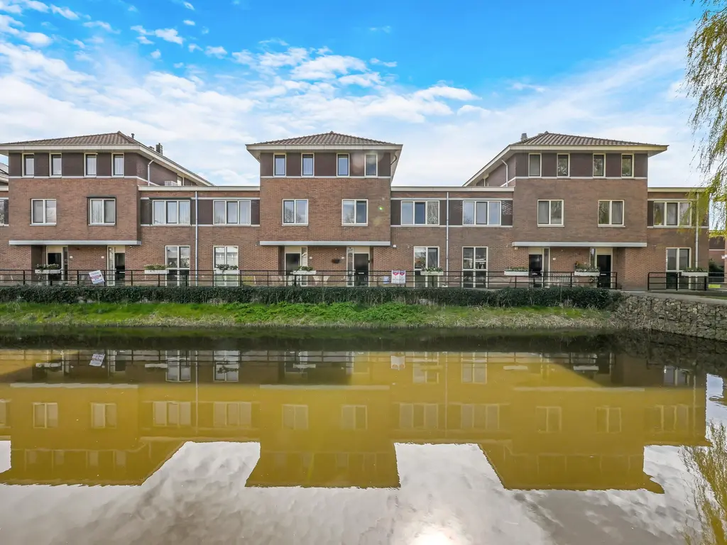 Kluishof 26, MAASLAND