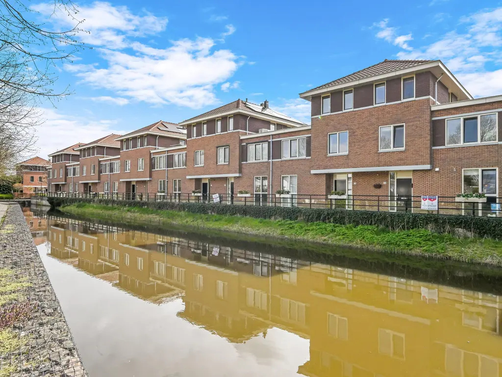 Kluishof 26, MAASLAND