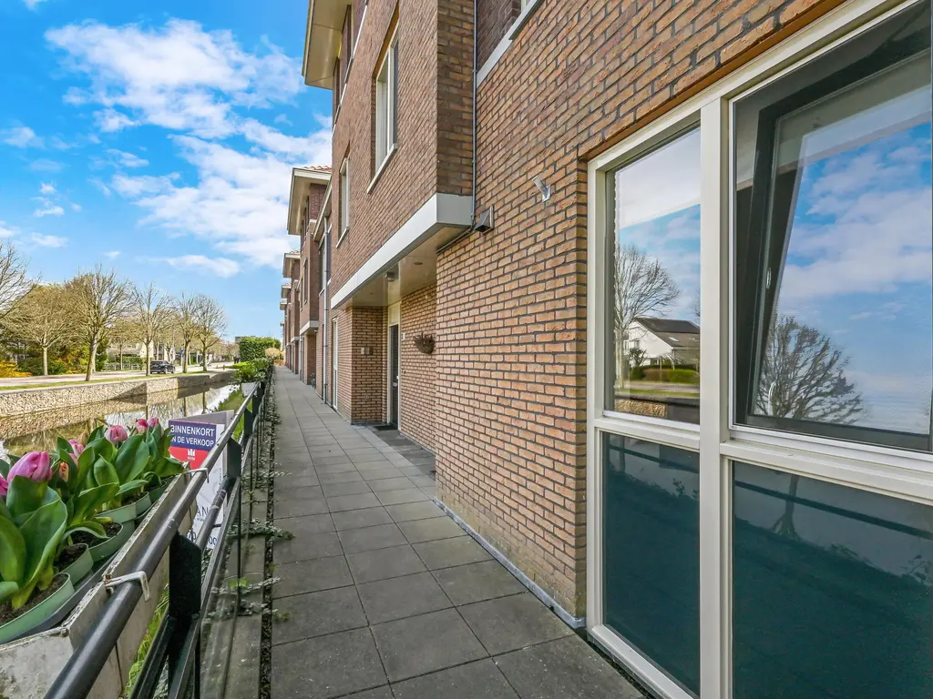 Kluishof 26, MAASLAND