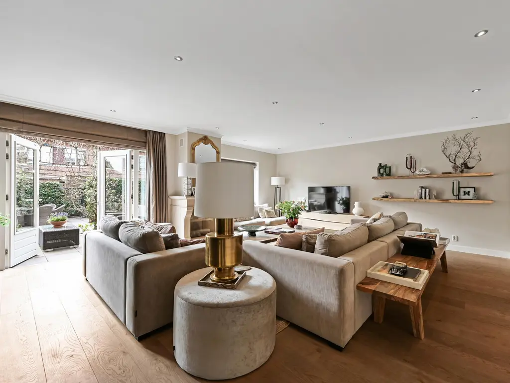 Kluishof 26, MAASLAND