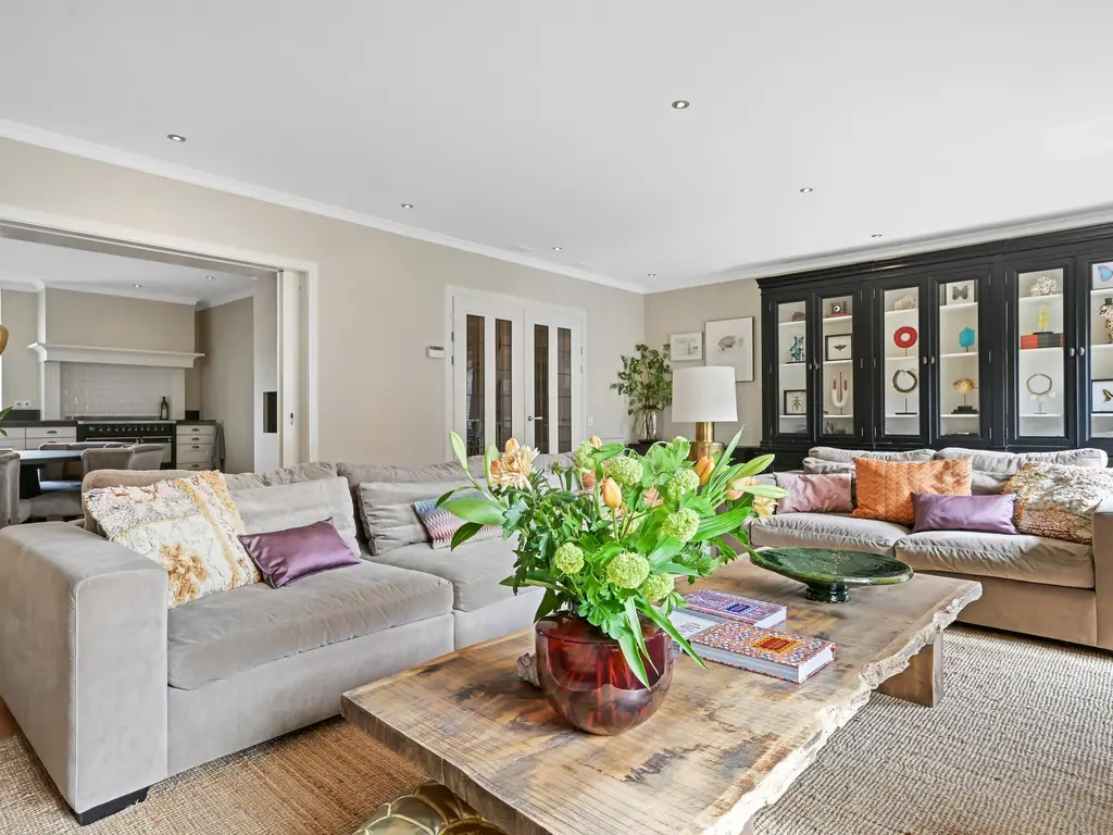 Kluishof 26, MAASLAND