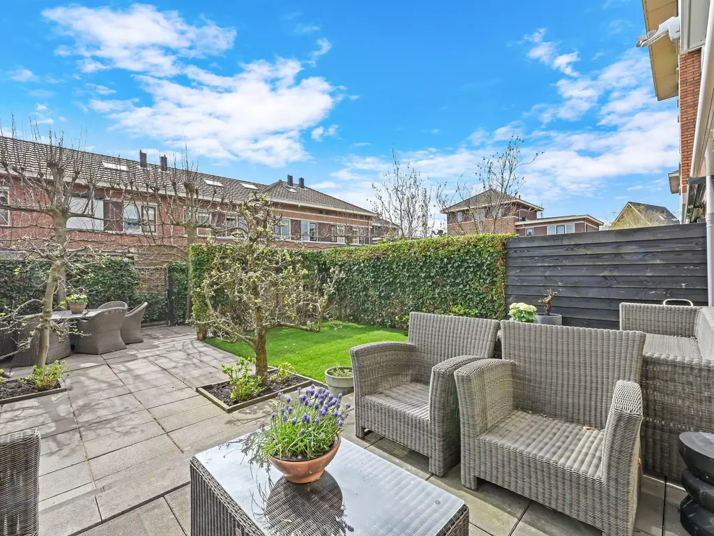 Kluishof 26, MAASLAND