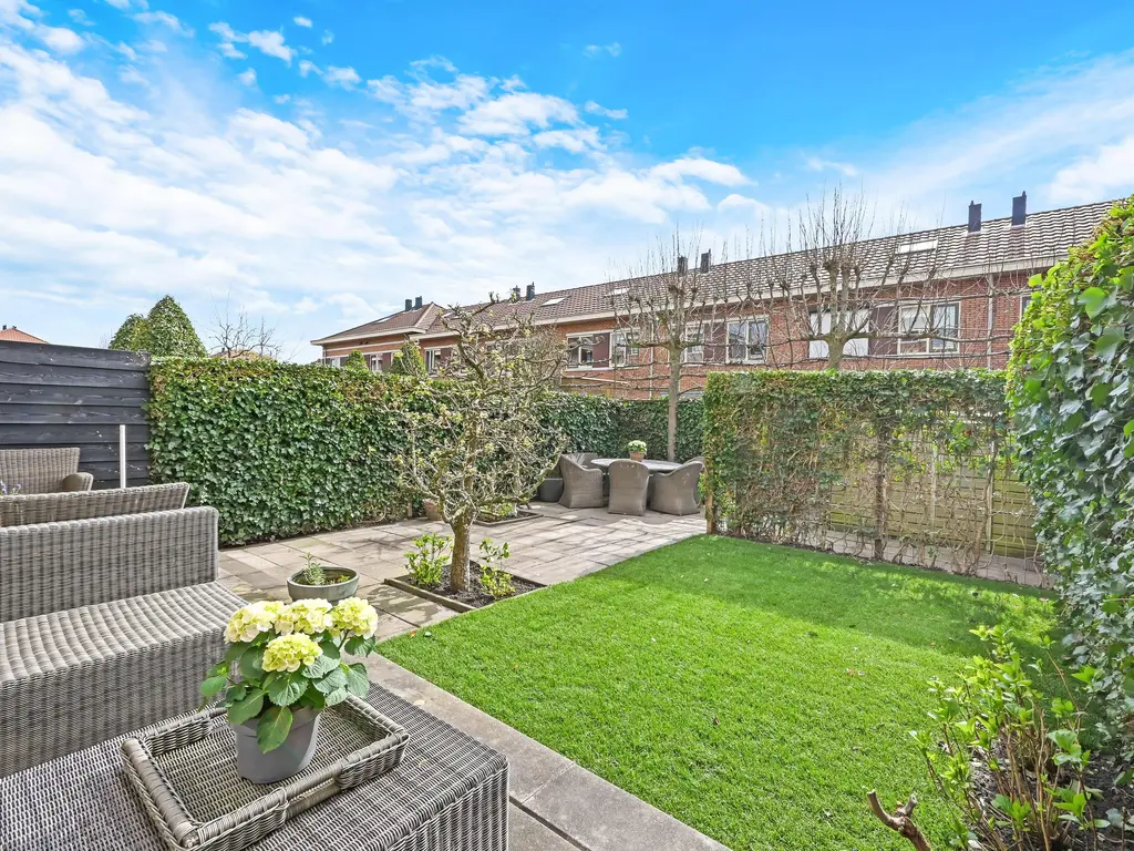 Kluishof 26, MAASLAND