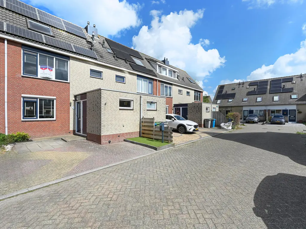 Hondsdraf 49, MAASLAND