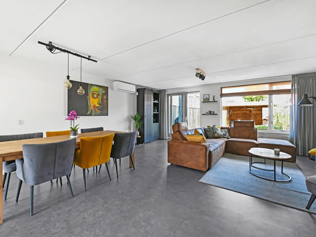 Hondsdraf 49, MAASLAND