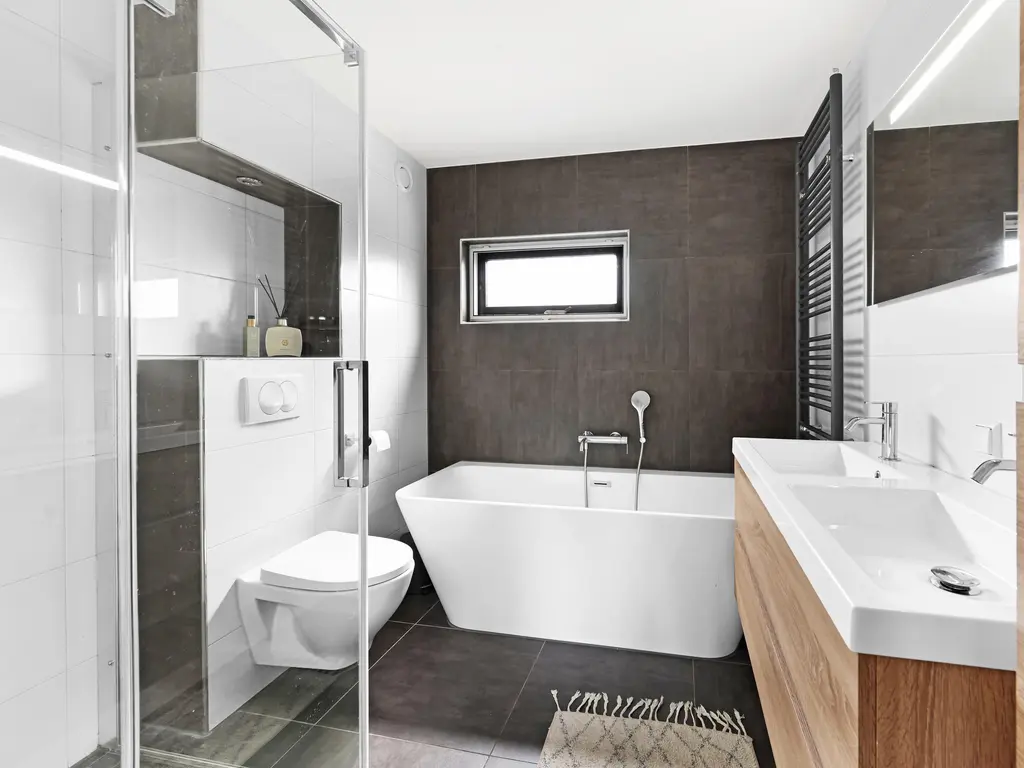 Hondsdraf 49, MAASLAND